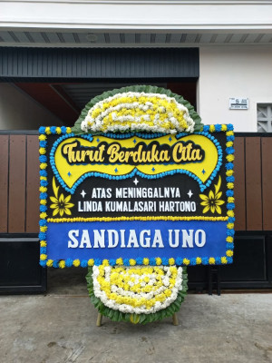 Papan Bunga Duka di Syamtalira Aron