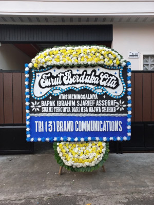 Papan Bunga Duka di Syamtalira Aron
